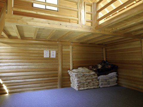 バンガロー棟 10帖 定員:10名 ロフト付